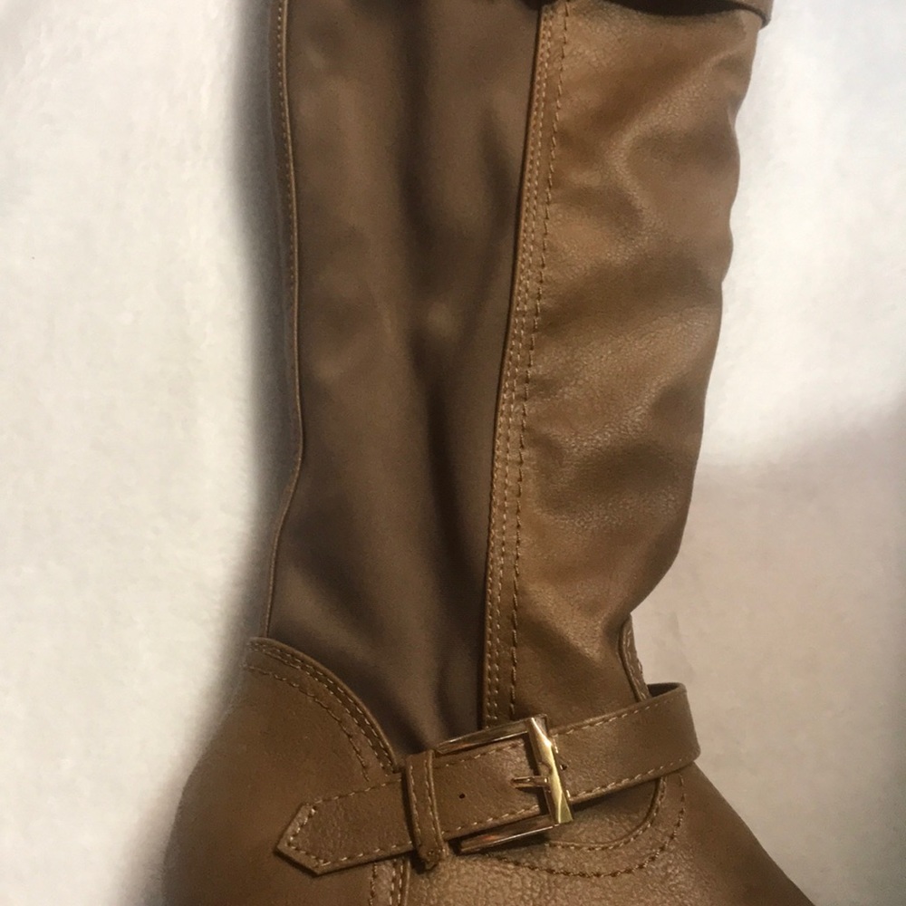 Boots - Picture 2 of 3